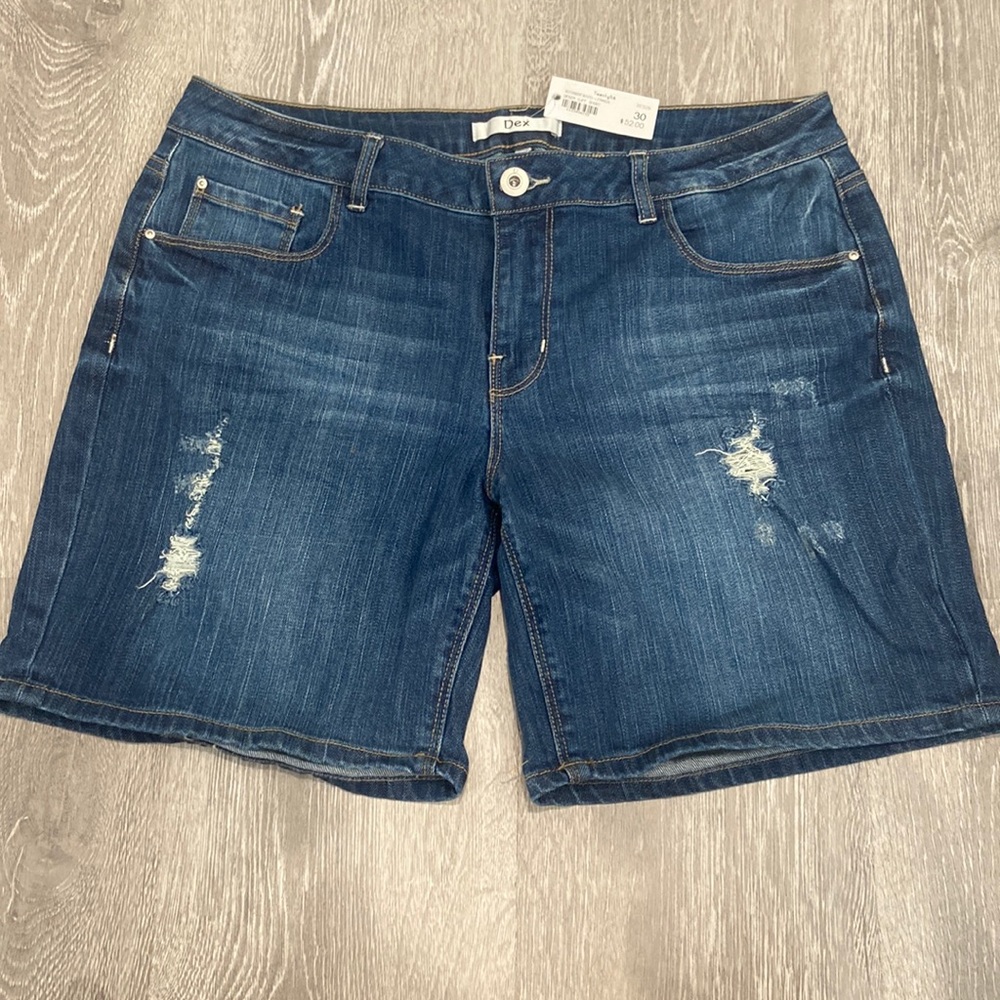 size 30 NWT jean shorts